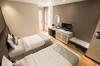 riverside boutique hotel