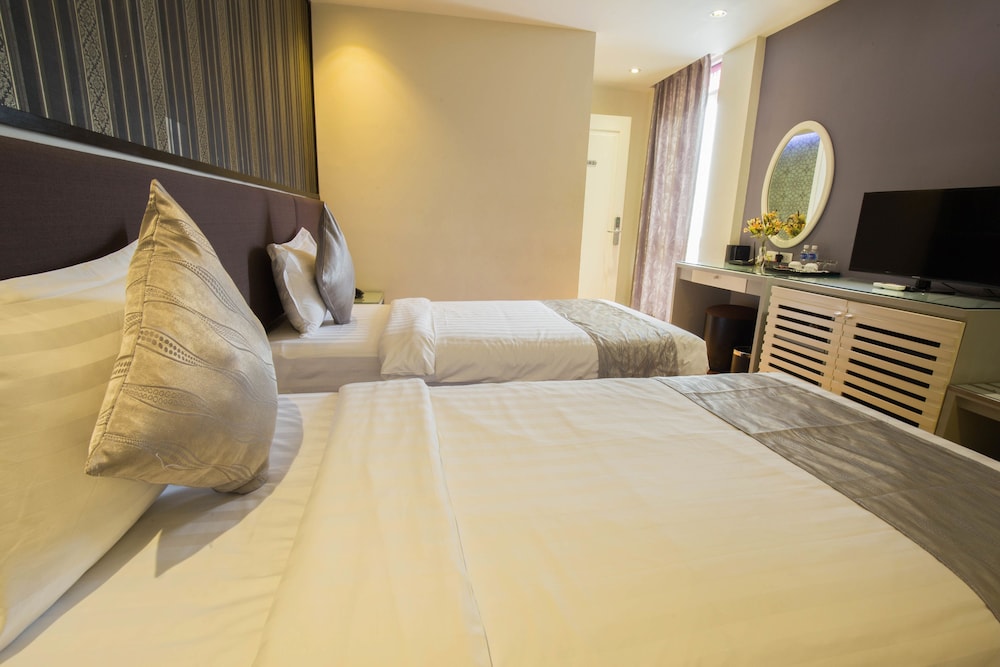 riverside boutique hotel