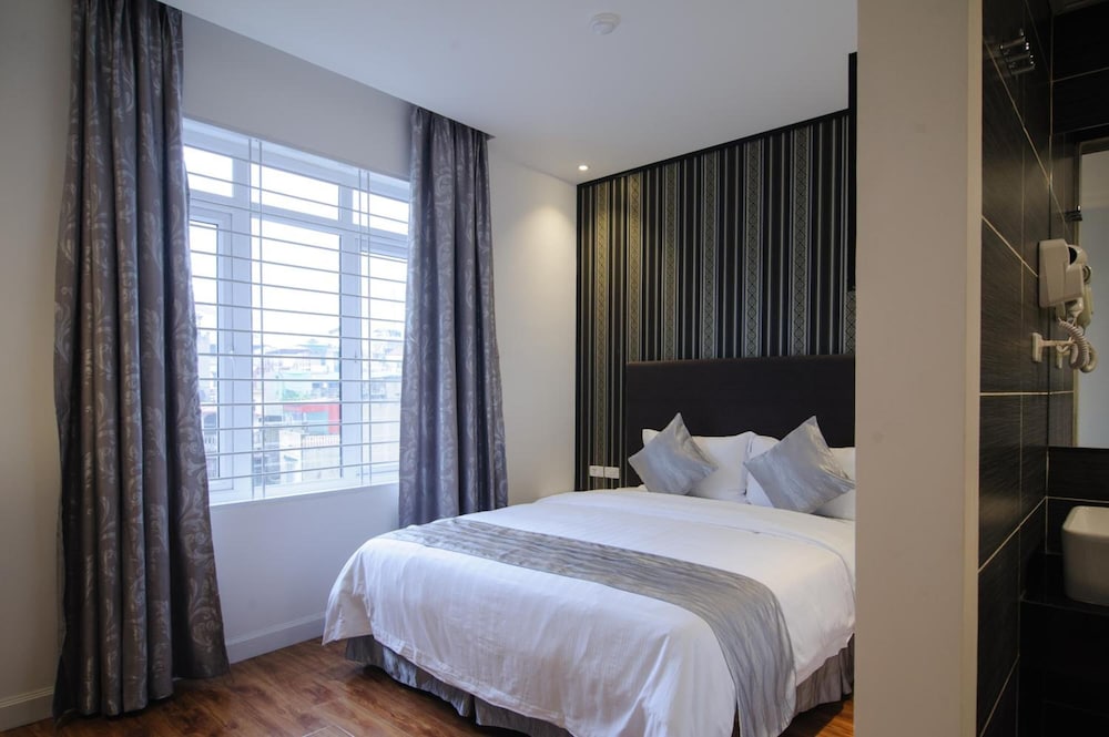 riverside boutique hotel