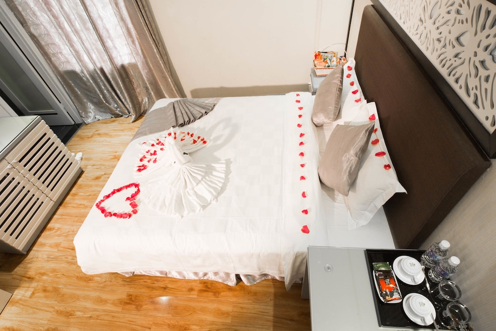 riverside boutique hotel