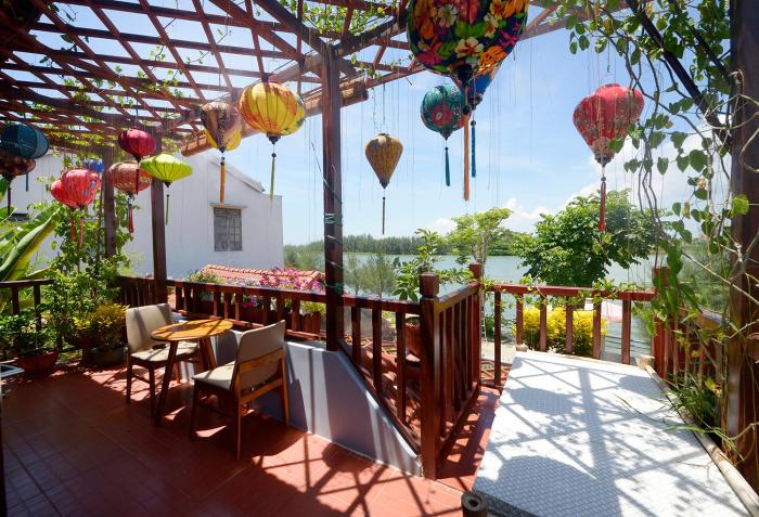 khamy riverside resort