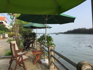 khamy riverside resort