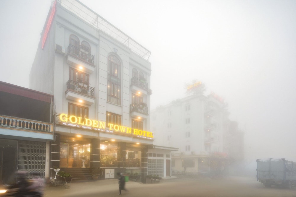 golden town hotel