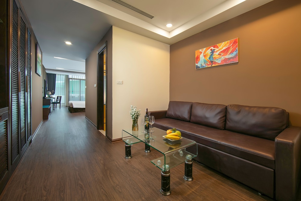brilliant me tri hotel and spa