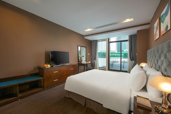 brilliant me tri hotel and spa