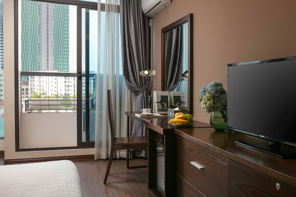 brilliant me tri hotel and spa