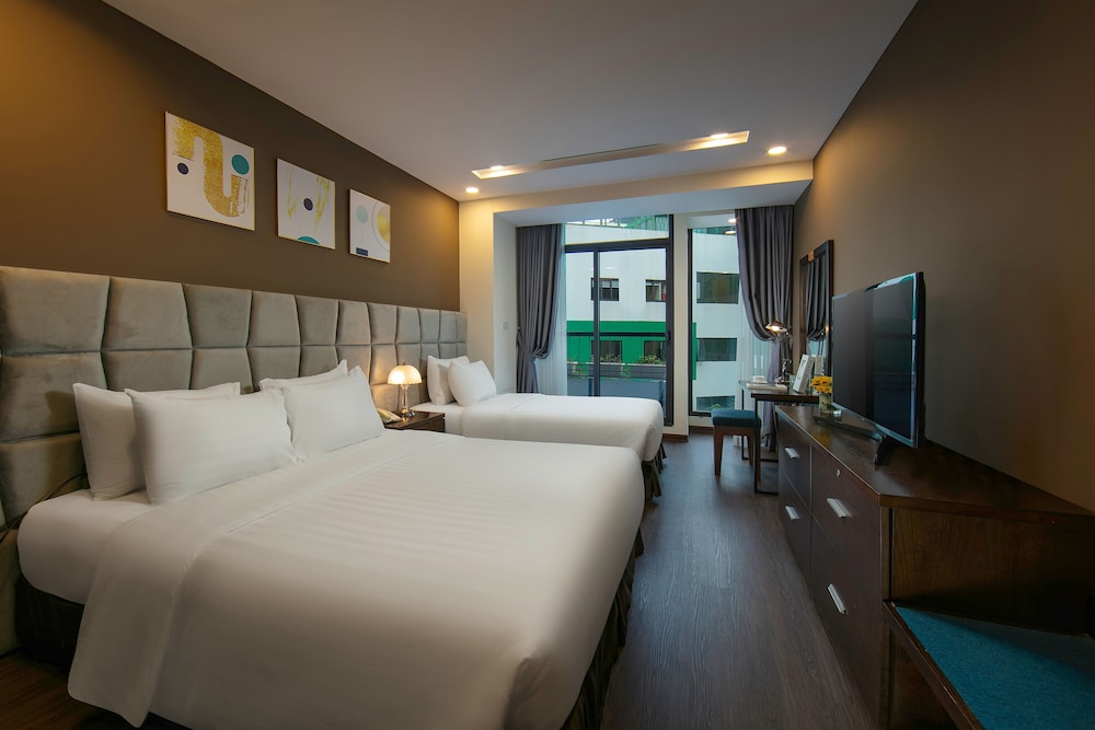 brilliant me tri hotel and spa