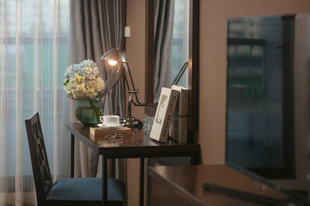 brilliant me tri hotel and spa