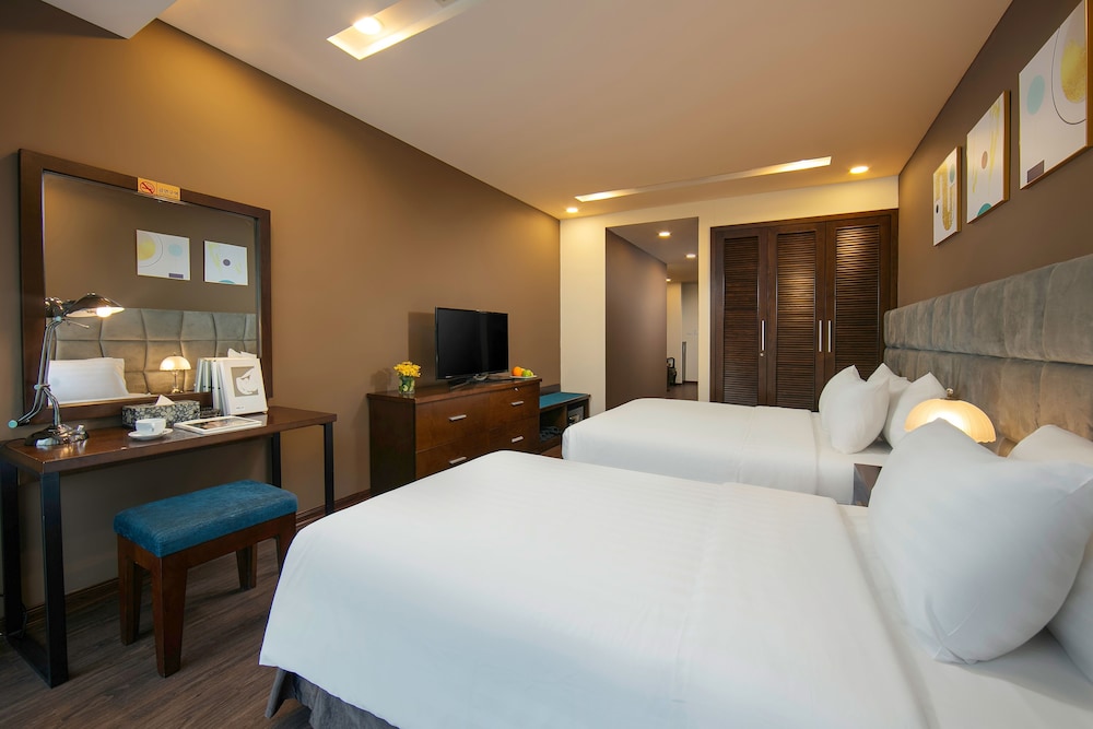 brilliant me tri hotel and spa