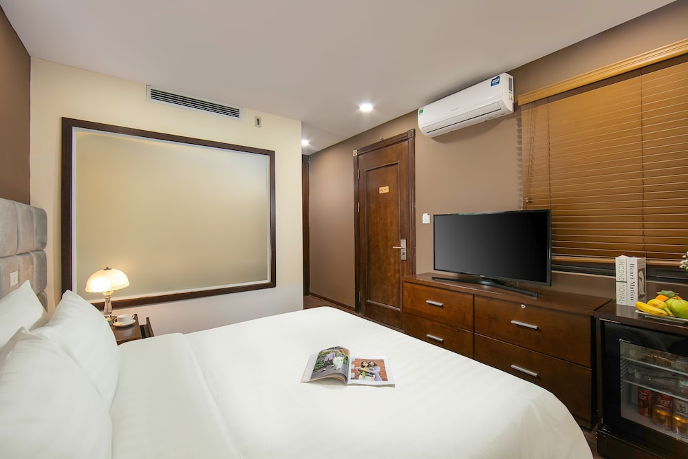 brilliant me tri hotel and spa