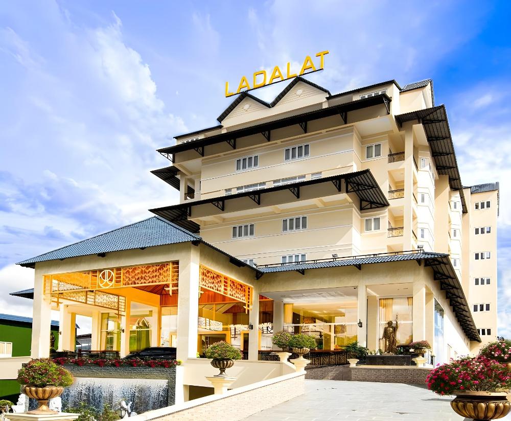 ladalat hotel