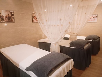 thao trang laluxe hotel