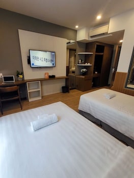 thao trang laluxe hotel