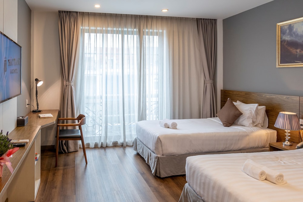 thao trang laluxe hotel