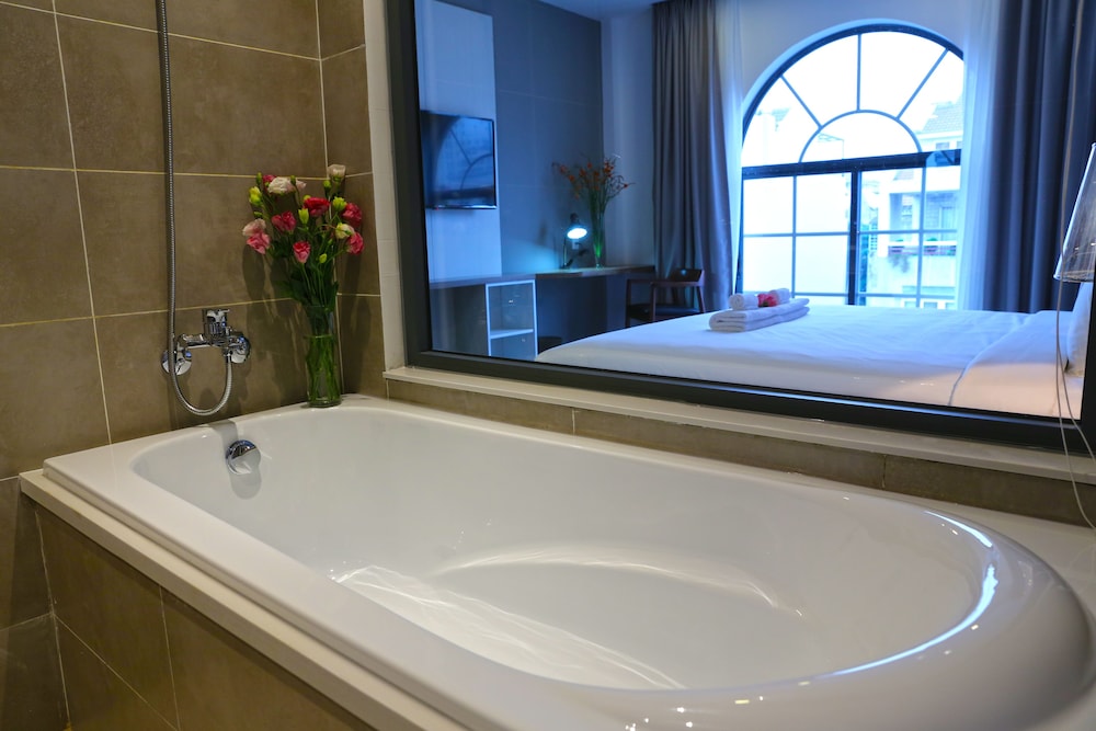 thao trang laluxe hotel