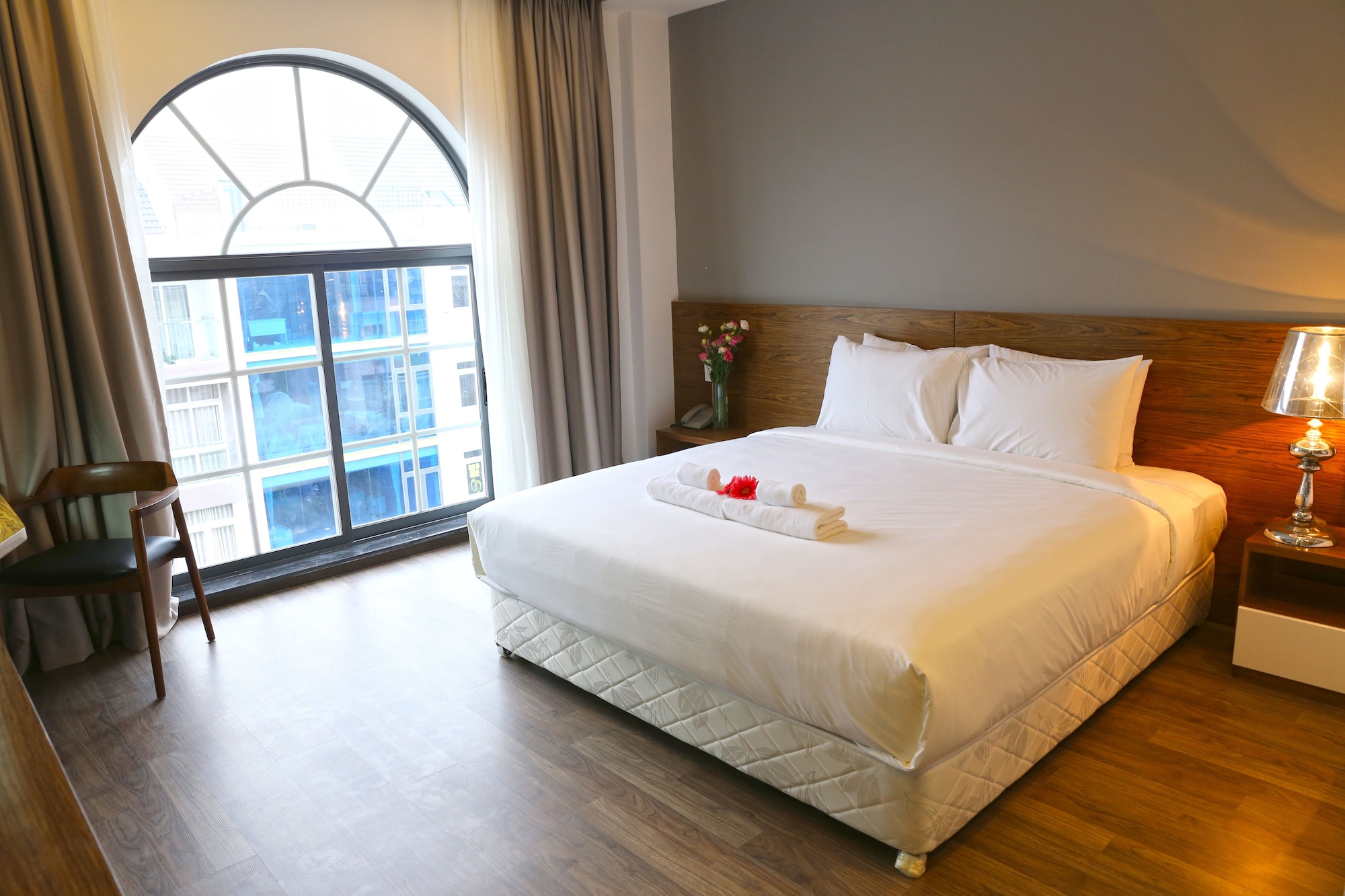 thao trang laluxe hotel