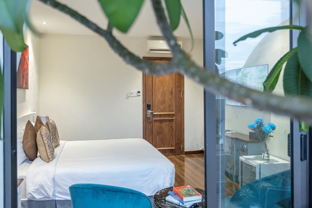 thao trang laluxe hotel