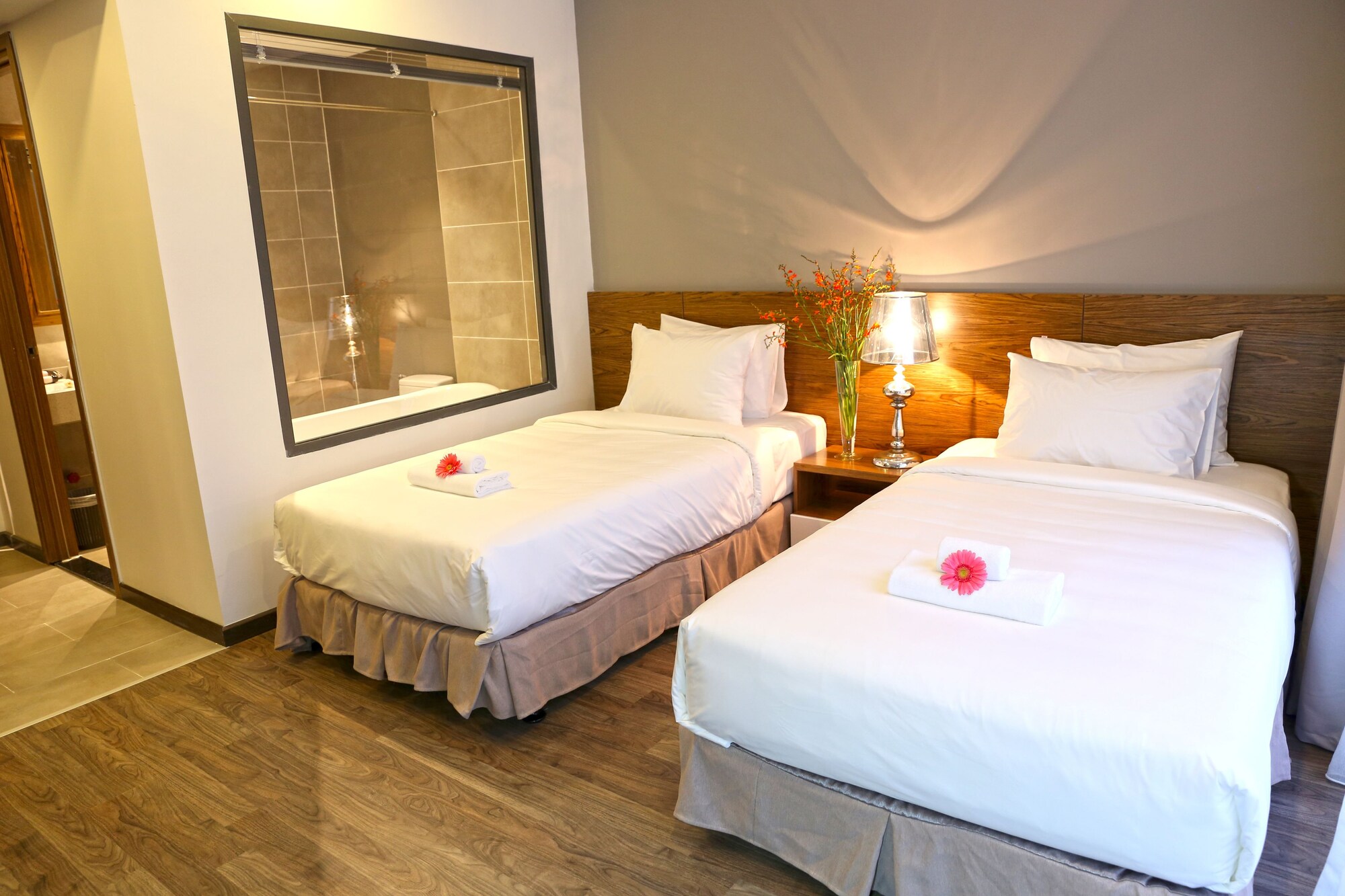 thao trang laluxe hotel