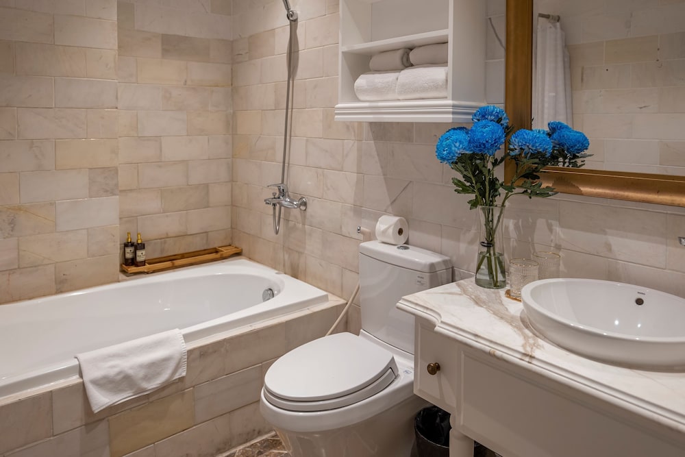 thao trang laluxe hotel