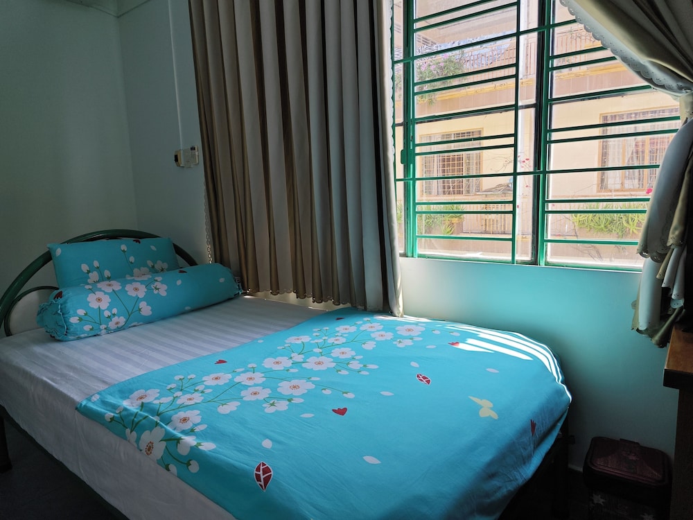 winter spring homestay