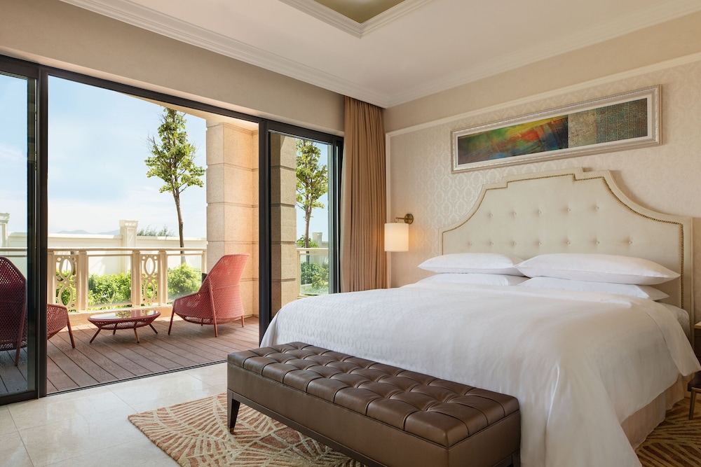 sheraton grand danang beach resort and spa