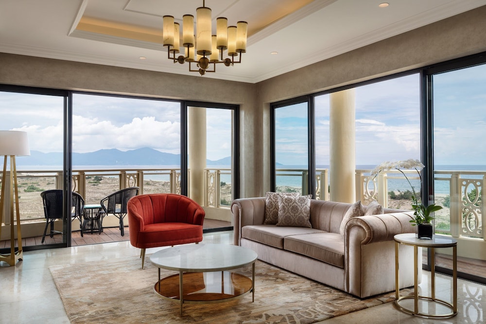 sheraton grand danang beach resort and spa