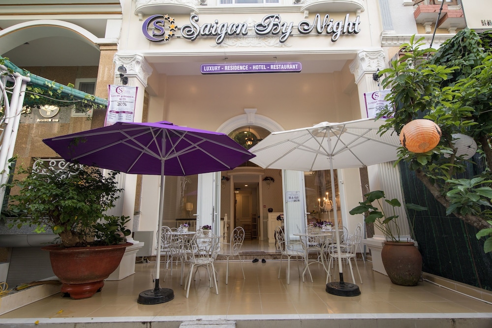 saigon by night luxury hotel