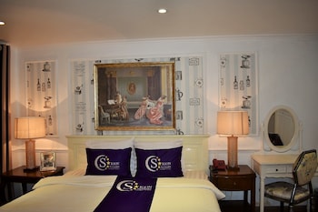 saigon by night luxury hotel