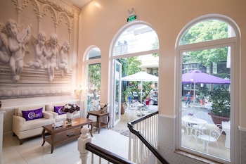 saigon by night luxury hotel