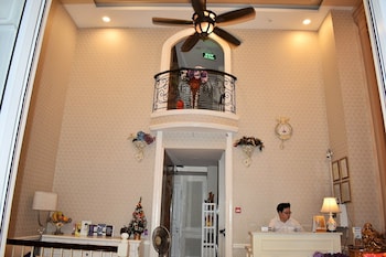 saigon by night luxury hotel