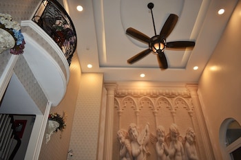 saigon by night luxury hotel