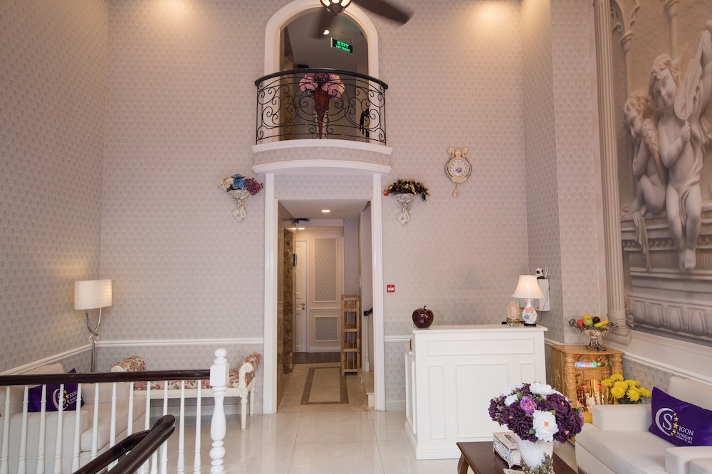 saigon by night luxury hotel