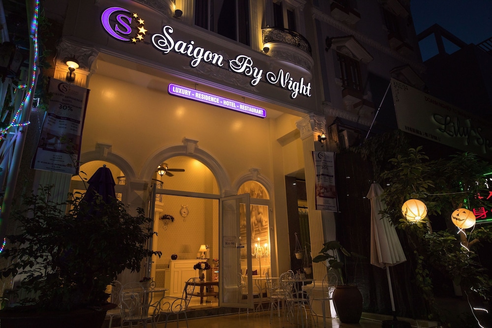 saigon by night luxury hotel