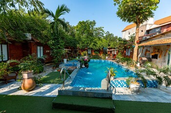 green peace bungalow