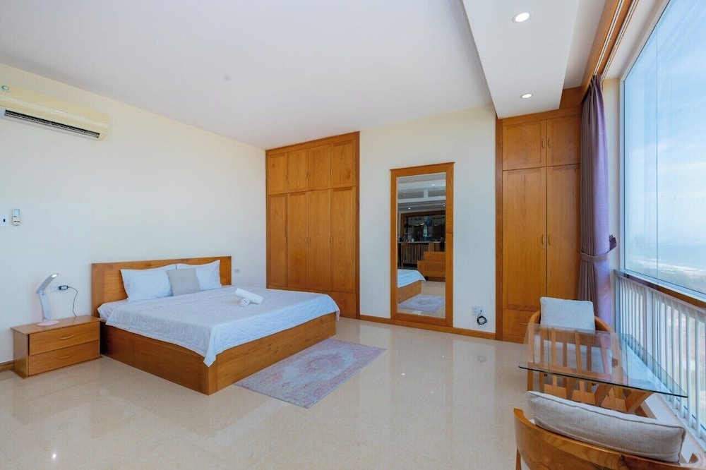 the grand condotel