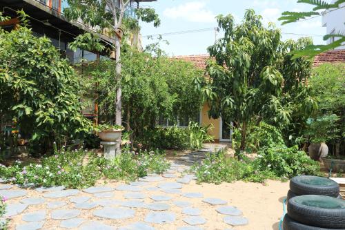 trai hoa vang homestay hostel