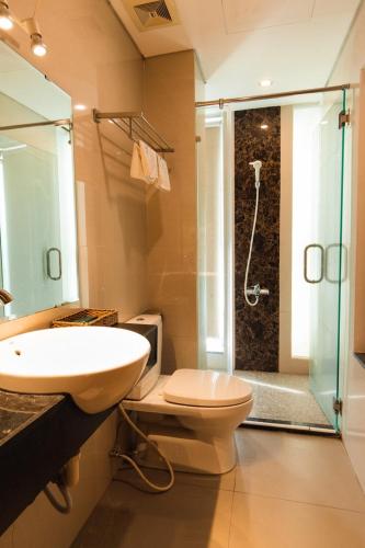 my villa hotel airport