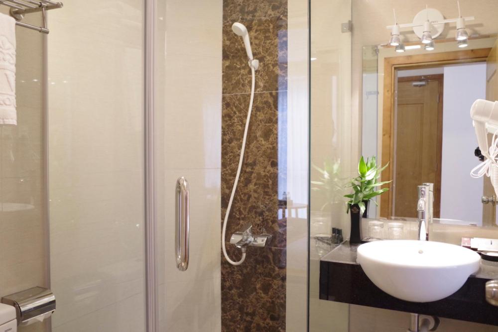 my villa hotel airport