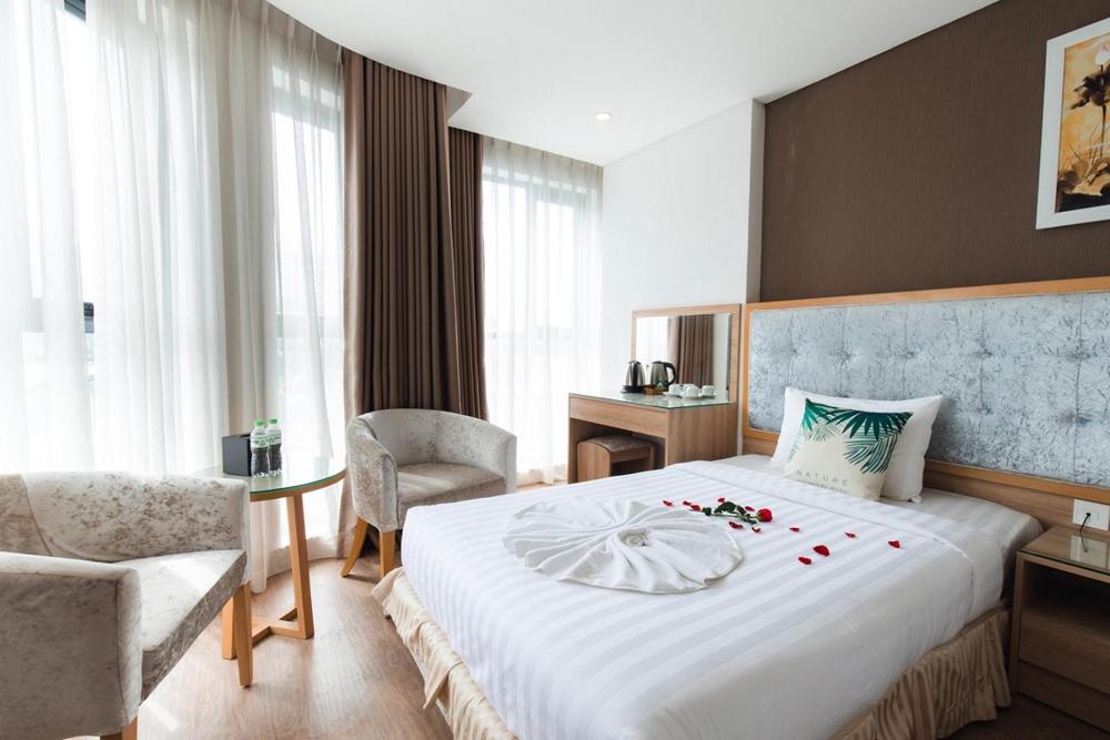 my villa hotel airport