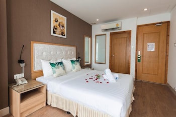 my villa hotel airport