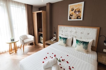 my villa hotel airport