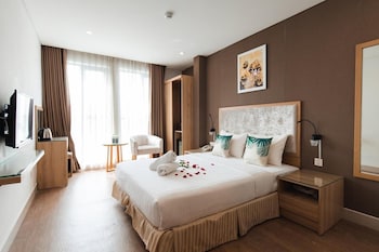 my villa hotel airport