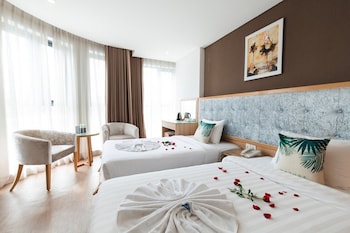 my villa hotel airport