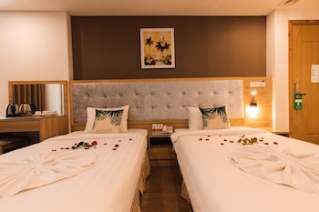 my villa hotel airport