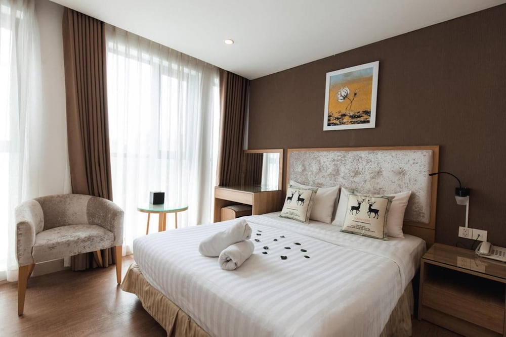 my villa hotel airport