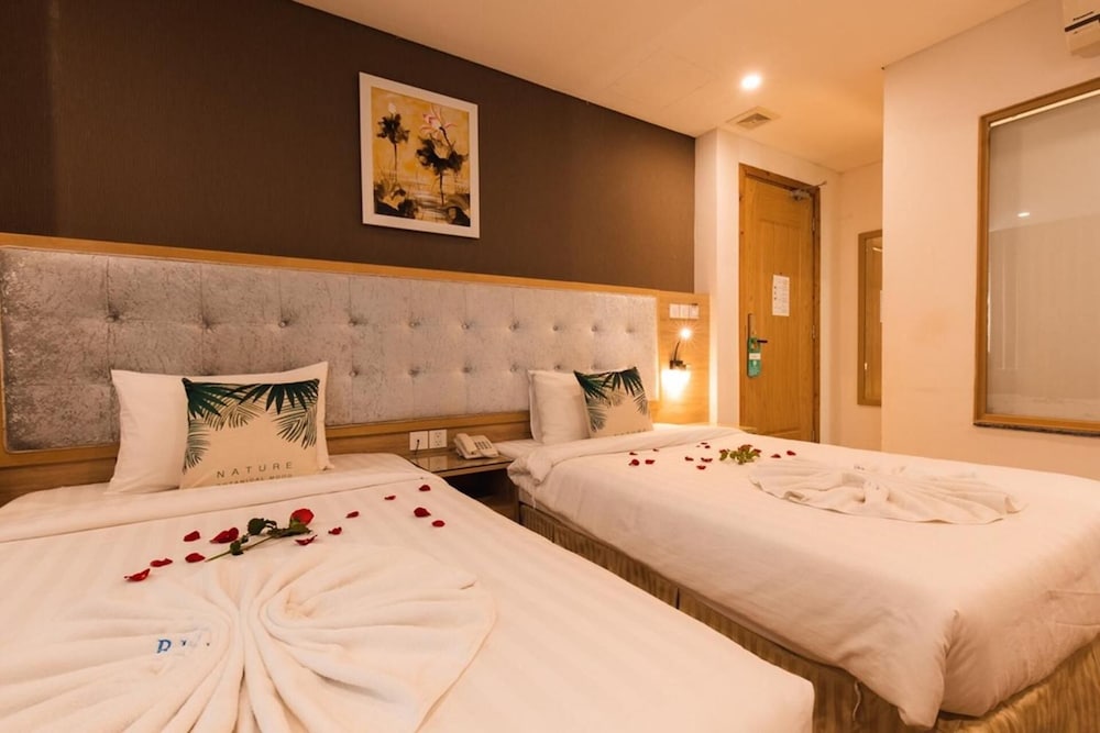 my villa hotel airport