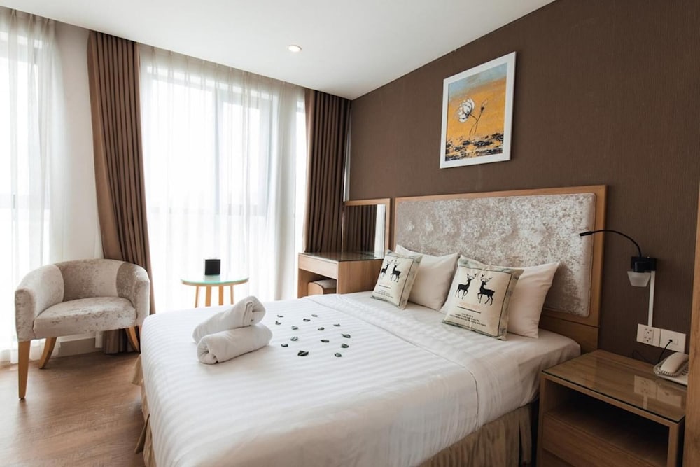 my villa hotel airport