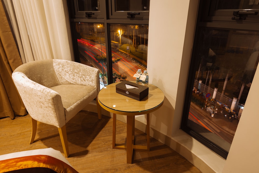 my villa hotel airport