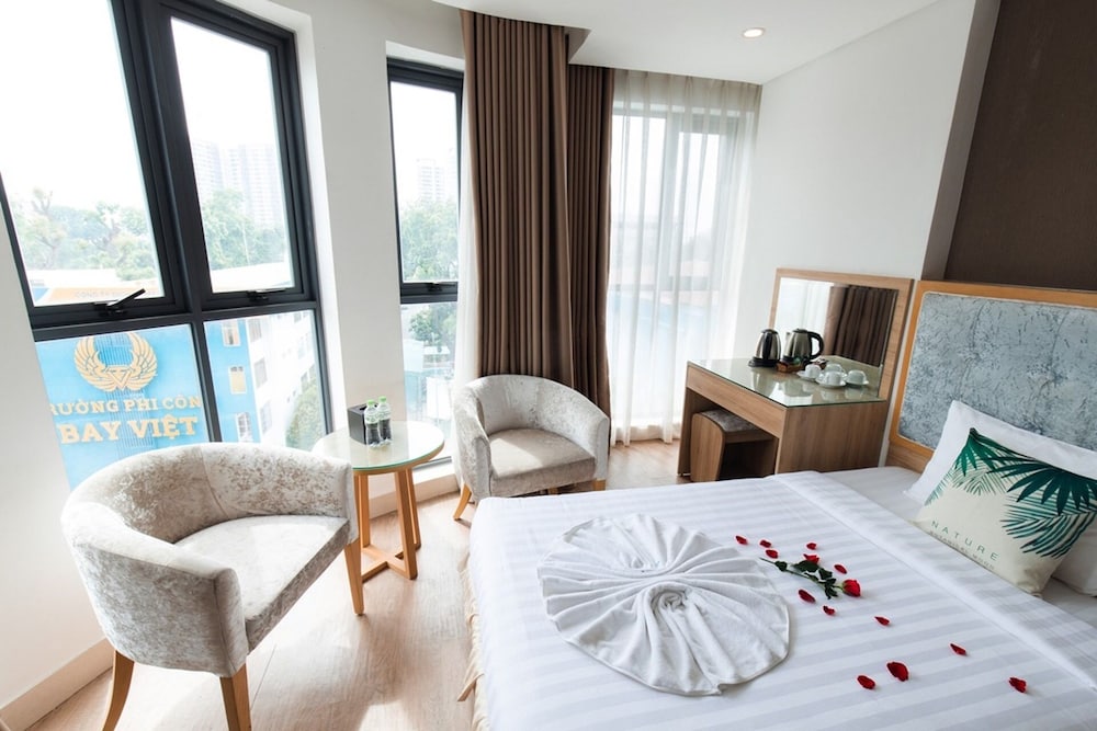 my villa hotel airport