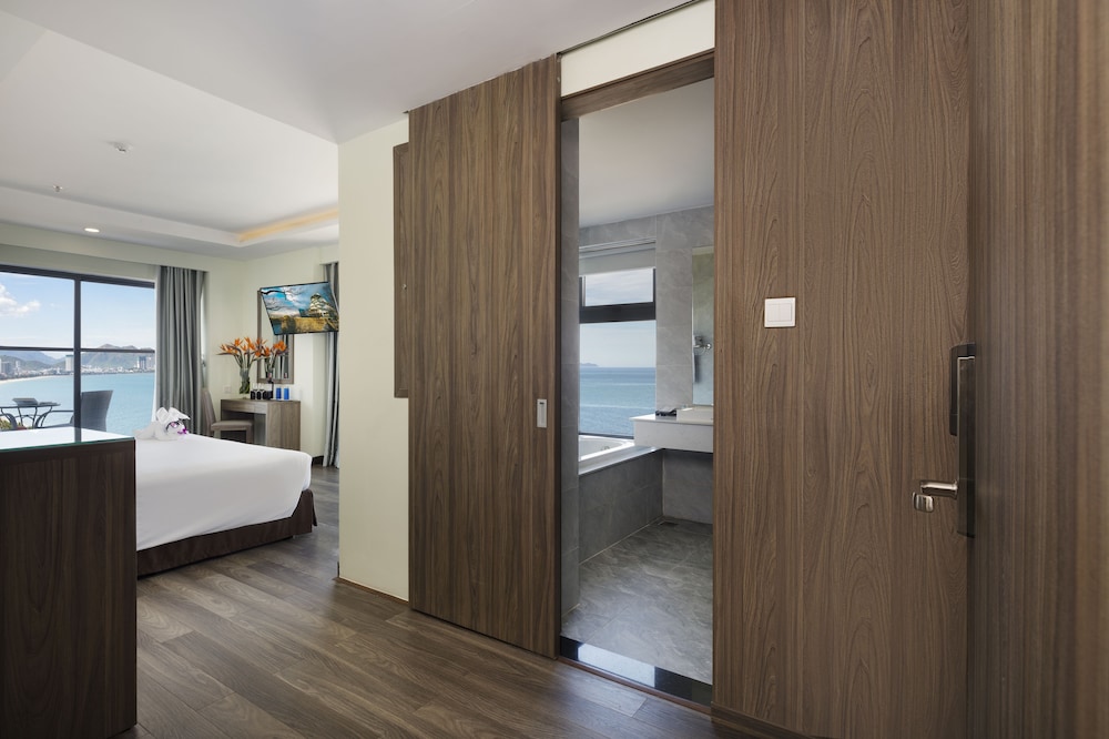 xavia hotel